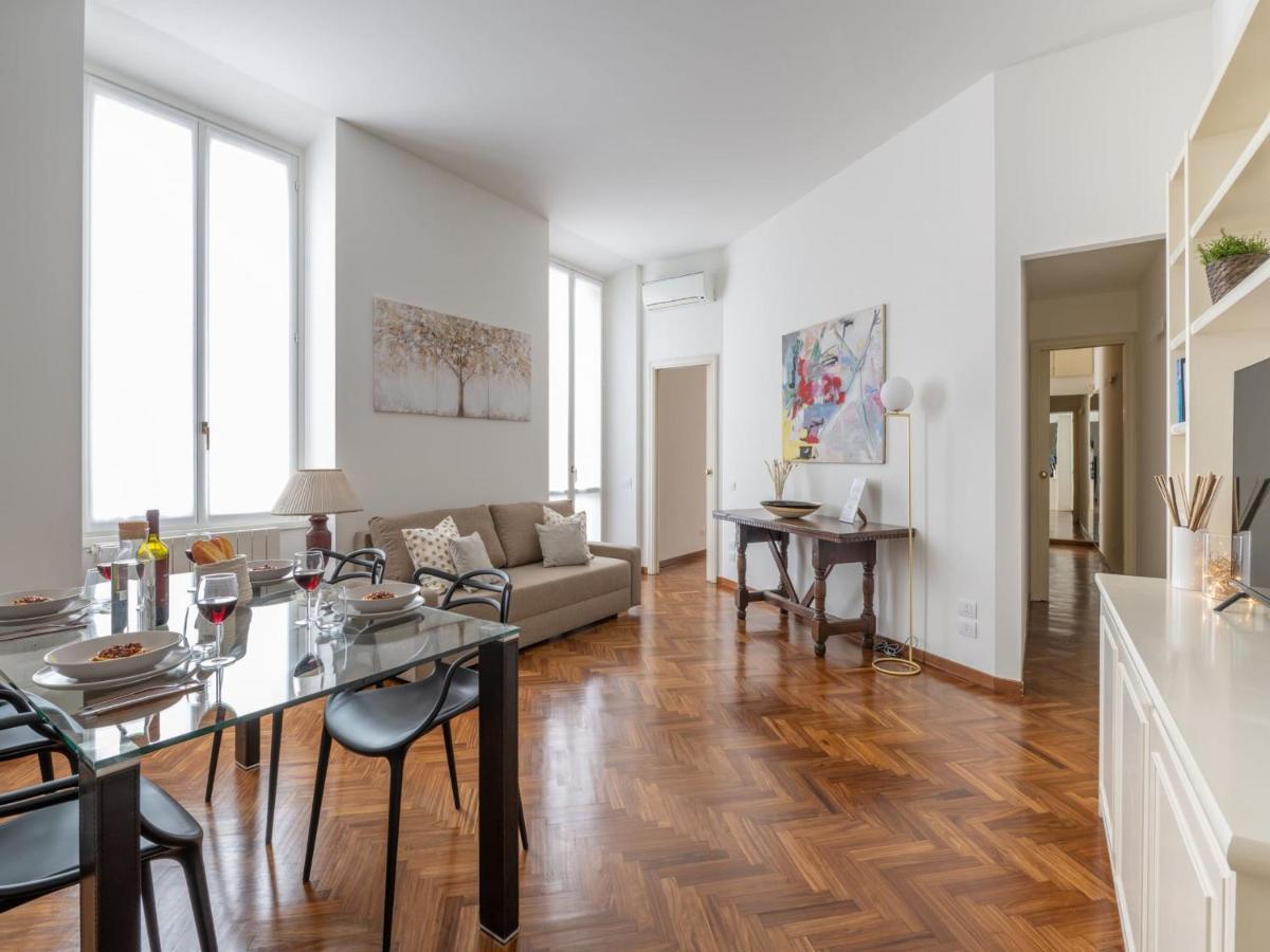 The Best Rent - Gorgeous Two-Bedroom Apartment In Porta Nuova District 밀라노 외부 사진
