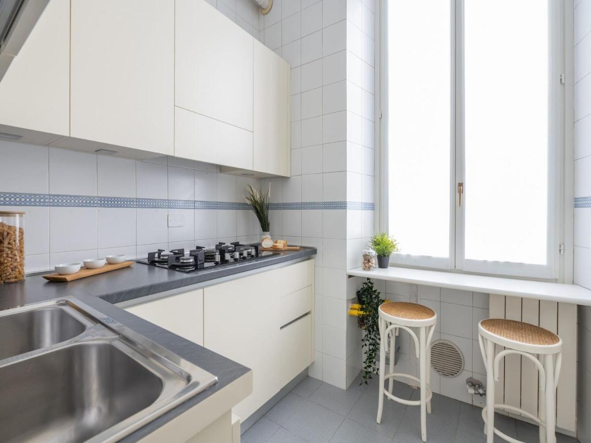 The Best Rent - Gorgeous Two-Bedroom Apartment In Porta Nuova District 밀라노 외부 사진